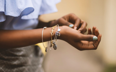 The Dos and Don’ts of Pairing Jewelry With Clothes