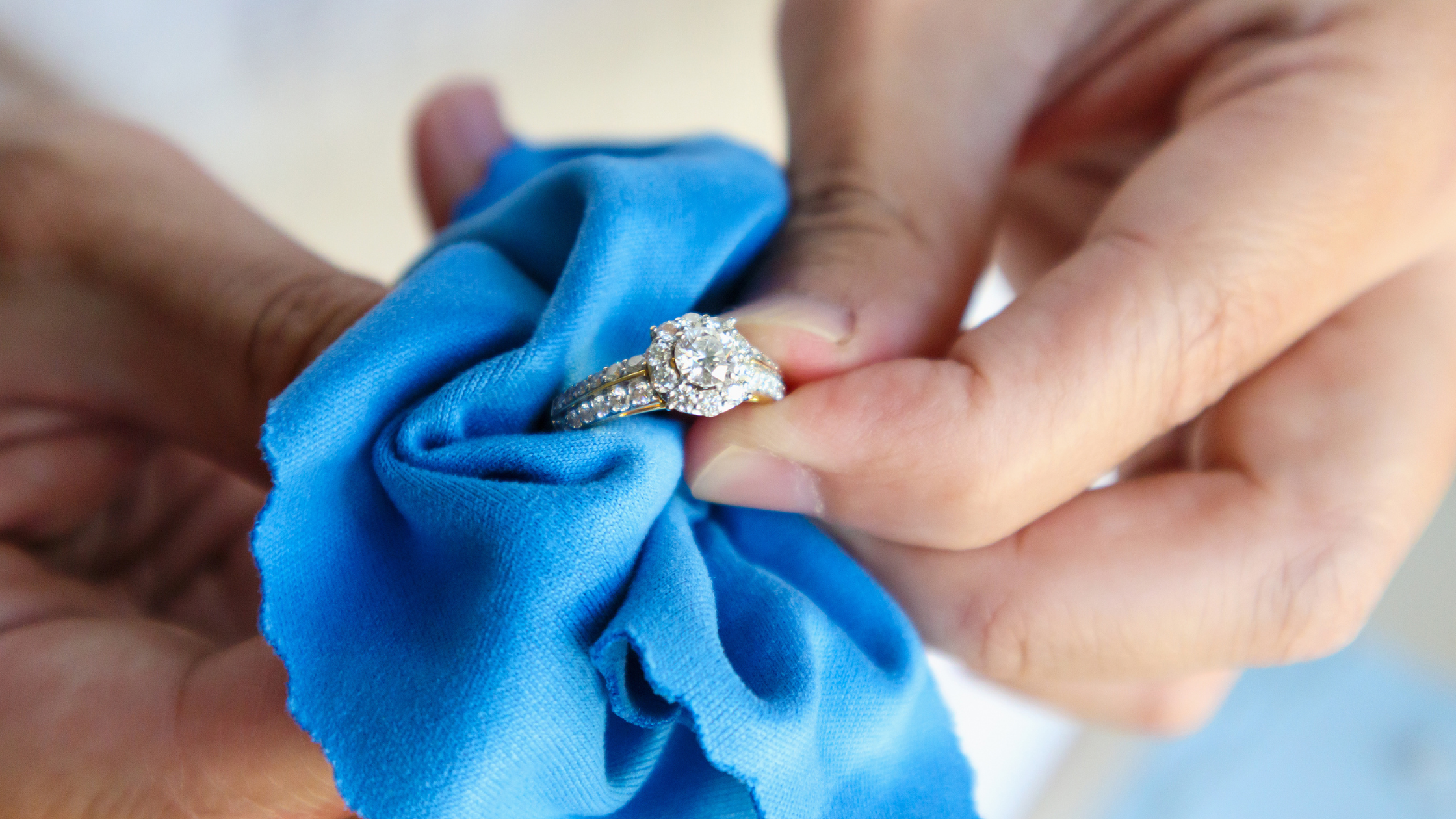 3 Reasons Why Polishing Can Be Bad For Jewelry - Jawa Jewelers